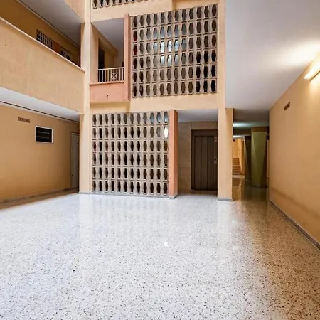 Апартаменти Estudio Agata 6 *